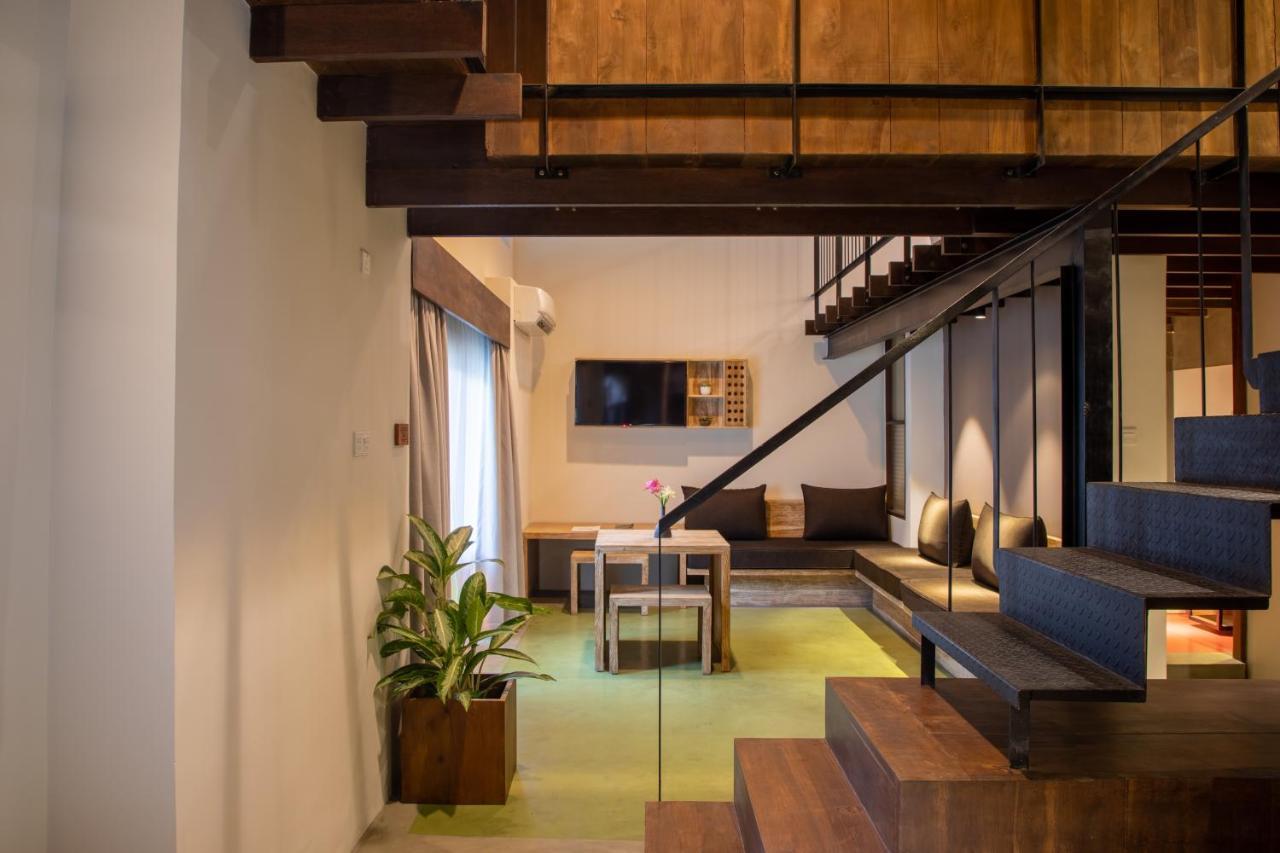 Lake Avenue Hotel Канди Екстериор снимка