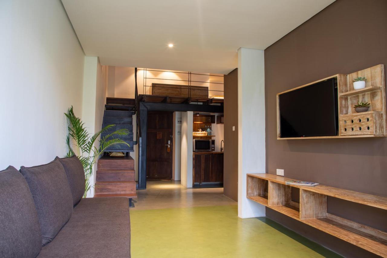 Lake Avenue Hotel Канди Екстериор снимка