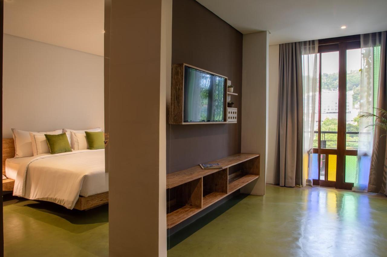Lake Avenue Hotel Канди Екстериор снимка