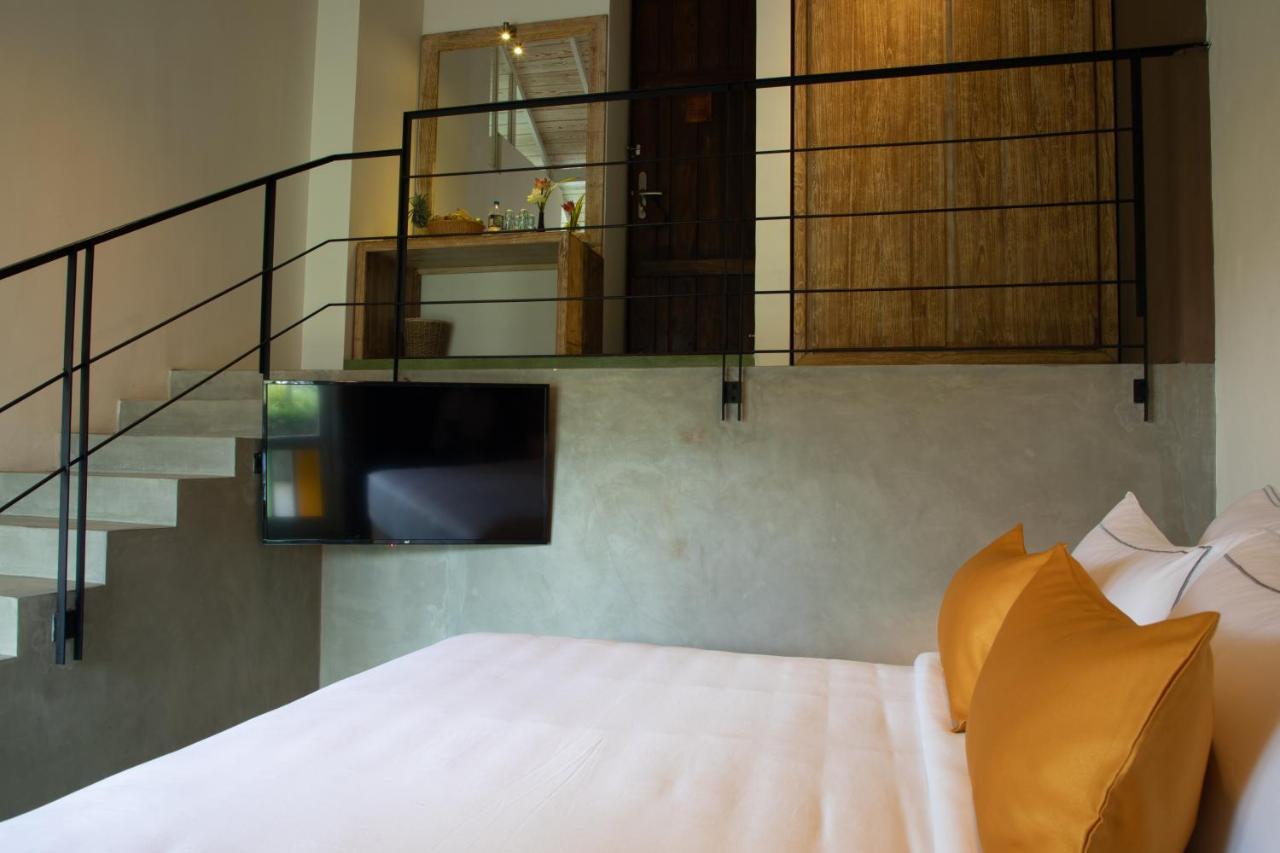 Lake Avenue Hotel Канди Екстериор снимка